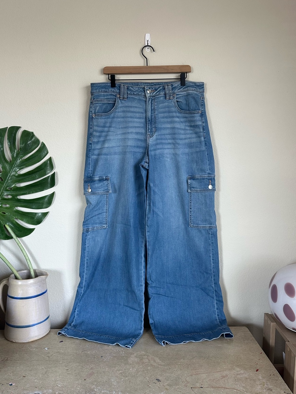 NWOT American Eagle Super High Rise Baggy Wide Leg Cargo Jeans